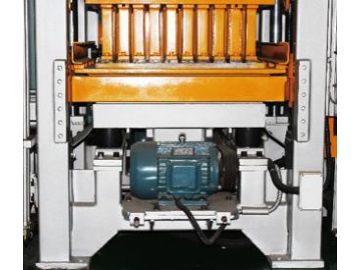 Machine de fabrication de blocs en béton QF400