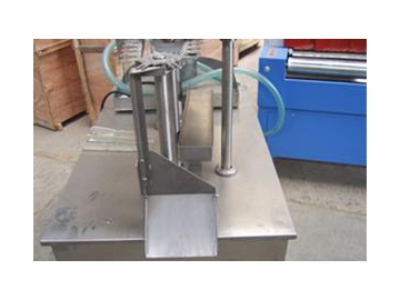 Machine de remplissage et de bouchage de sucette gélifiée/glace automatique