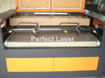 Machine de gravure laser à alimentation automatique