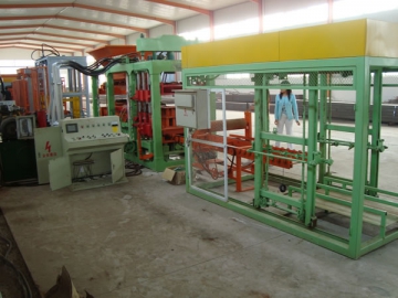 Machine de fabrication de parpaing QT6-15B