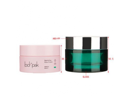 Pot de crème cosmétique en verre