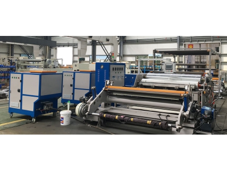 Machine d'enduction de tapis de sol pour l'automobile