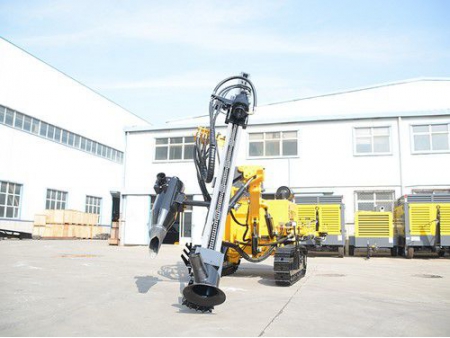 Foreuse fond de trou hydraulique sur chenilles