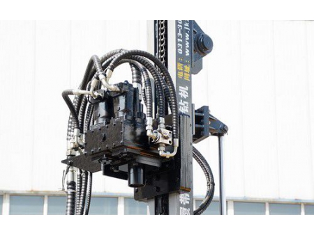 Foreuse fond de trou hydraulique sur chenilles