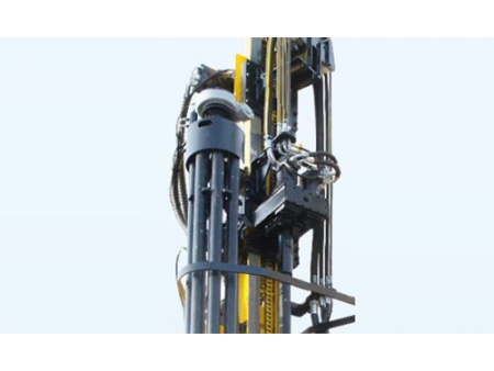 Foreuse fond de trou hydraulique sur chenilles