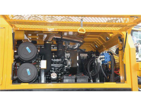 Foreuse fond de trou hydraulique sur chenilles