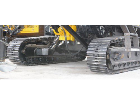 Foreuse fond de trou hydraulique sur chenilles