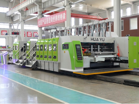 Fabricant de machines à produire des boîtes en carton