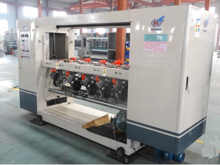 Fabricant de machines à produire des boîtes en carton