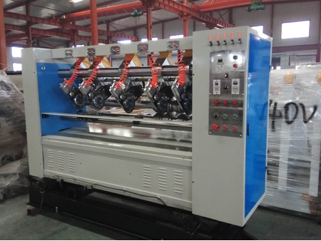 Fabricant de machines à produire des boîtes en carton