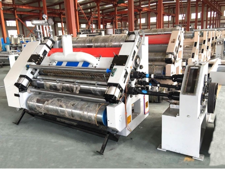 Fabricant de machines à produire des boîtes en carton