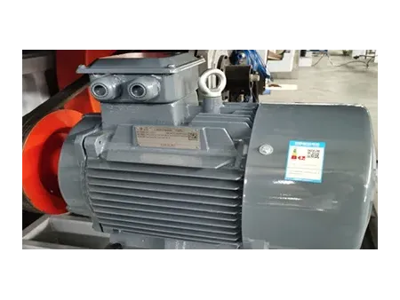 Machine de découpe et rainage automatique à plat avec unité de dénudage