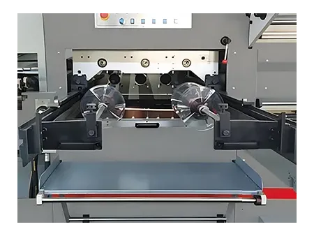 Platine de découpe et de dorure automatique à plat