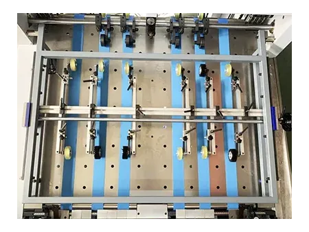 Machine de découpe et rainage automatique à plat (Charges Lourdes)