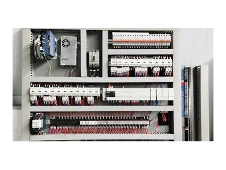 Machine de découpe et rainage automatique à plat avec unité de dénudage (Charges Lourdes)