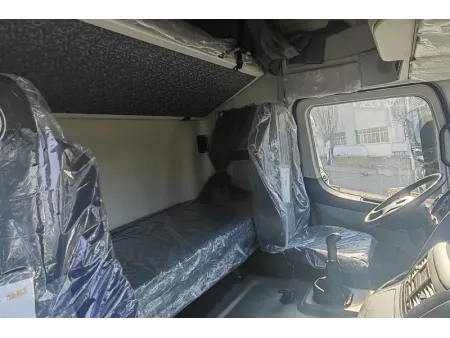 Tracteur routier 8×8