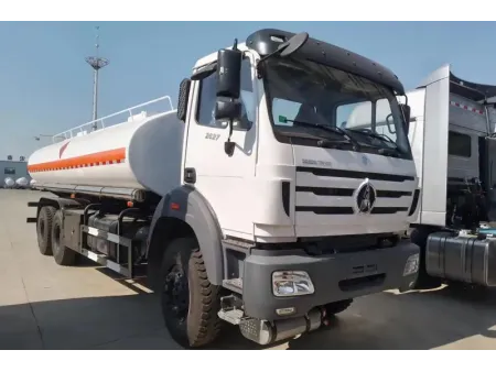 Camion citerne à hydrocarbures 6×4