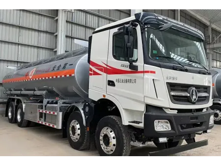 Camion Citerne à Hydrocarbures 8×4 Camion Citerne à Hydrocarbures 8×4