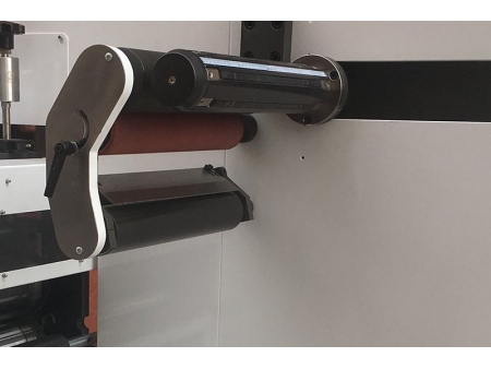 Machine de découpe et de finition  (Modèle DCFM‑370 PRO – Découpeuse et machine de finition)