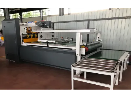 Plieuse-Colleuse Semi-Automatique