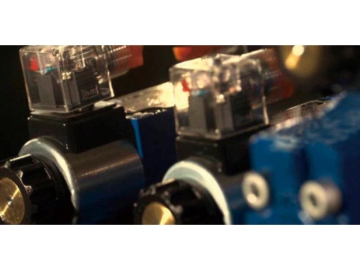 Machine de fabrication intelligente de blocs série Supersonic