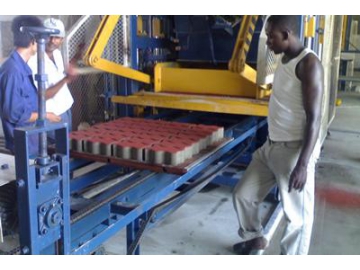 Machine de fabrication de parpaings QF1800