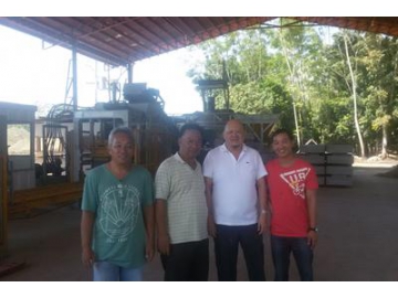 Machine de fabrication de parpaings QF700