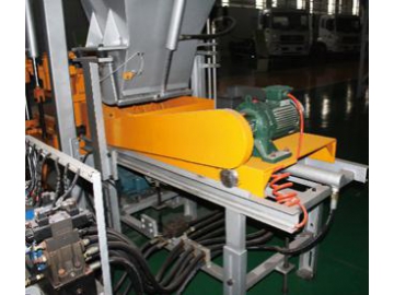 Machine de fabrication de blocs en béton QF400
