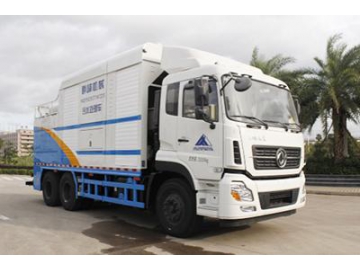 Camion d'assainissement (arrosage et aspiration des eaux usées)