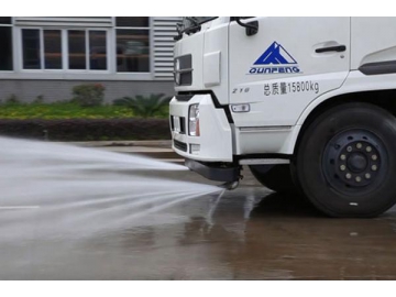 Camion d'assainissement multifonctionnel