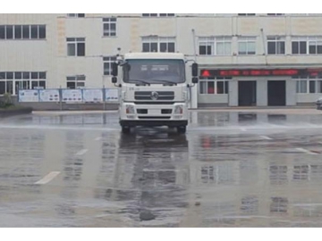 Camion d'assainissement multifonctionnel