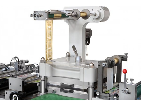 Machine de découpe à plat pour étiquettes