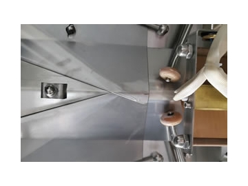 Remplisseuse scelleuse automatique pour liquide