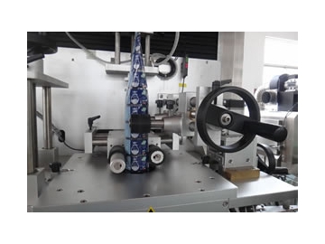 Machine de pose d'étiquette - étiquette manchon rétractable