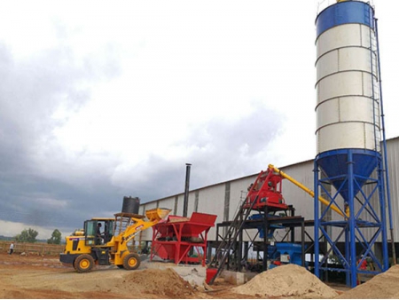 Machine centrifuge pour poteaux en béton