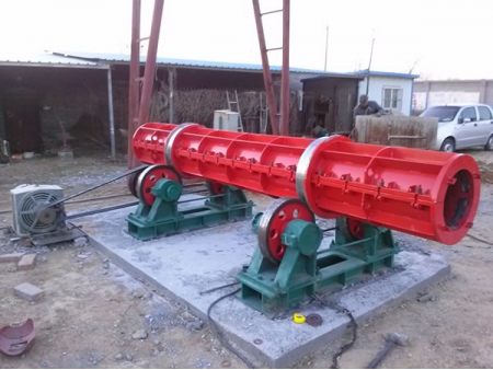 Machine centrifuge pour tuyaux en béton