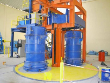 Machine à tuyaux en béton, avec vibration du noyau ascendant