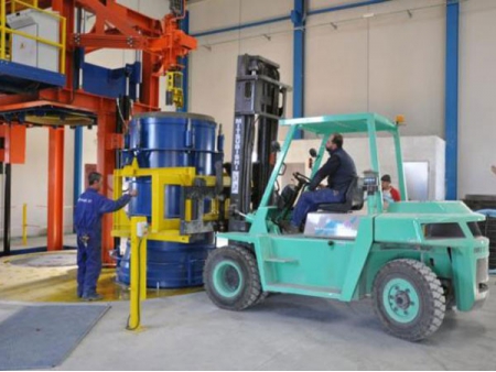 Machine à tuyaux en béton, avec vibration du noyau ascendant