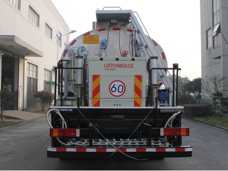 Epandeur d’asphalte