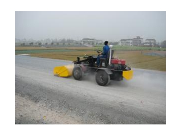 Balayeuse montée sur tracteur