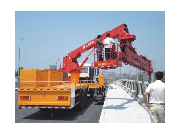 Camion-nacelle d'inspection sous les ponts