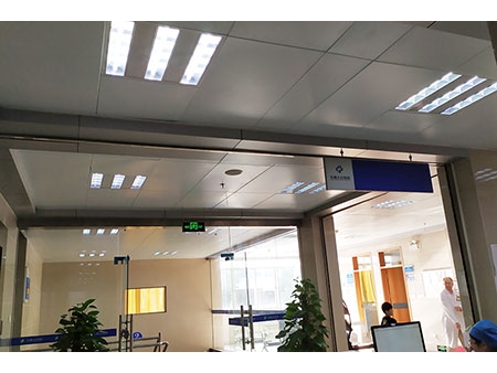 Panneau LED, avec grille