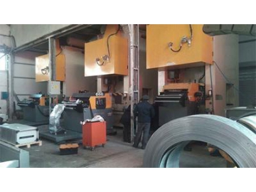 Presse d’emboutissage de précision APD 80-260 tonnes