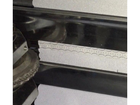 Machine de découpe transversale par ultrasons