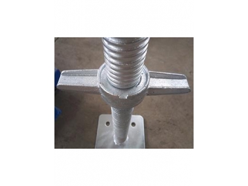 Socle d'échafaudage réglable