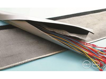 Gaine pour câble avec blindage tressé, fermeture avec crochet et boucle