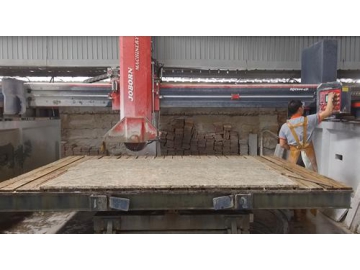 Débiteuse à pont CNC pour pierre