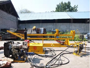Foreuse carotteuse hydraulique, Type XTQ-2