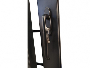 Porte coulissante en aluminium, avec barre de renfort en aluminium