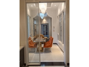 Porte coulissante en aluminium, avec cadre en aluminium étroit